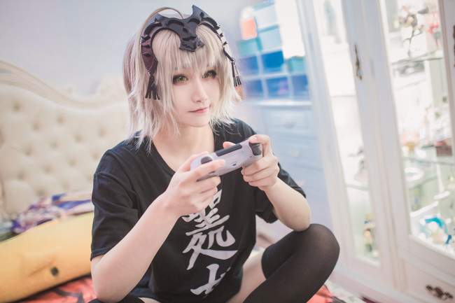 睫毛下垂不翘怎么办 试试拥有卷翘能力的睫毛膏-半岛·官方端网页版登录入口(图2) 半岛·官方端网页版登录入口